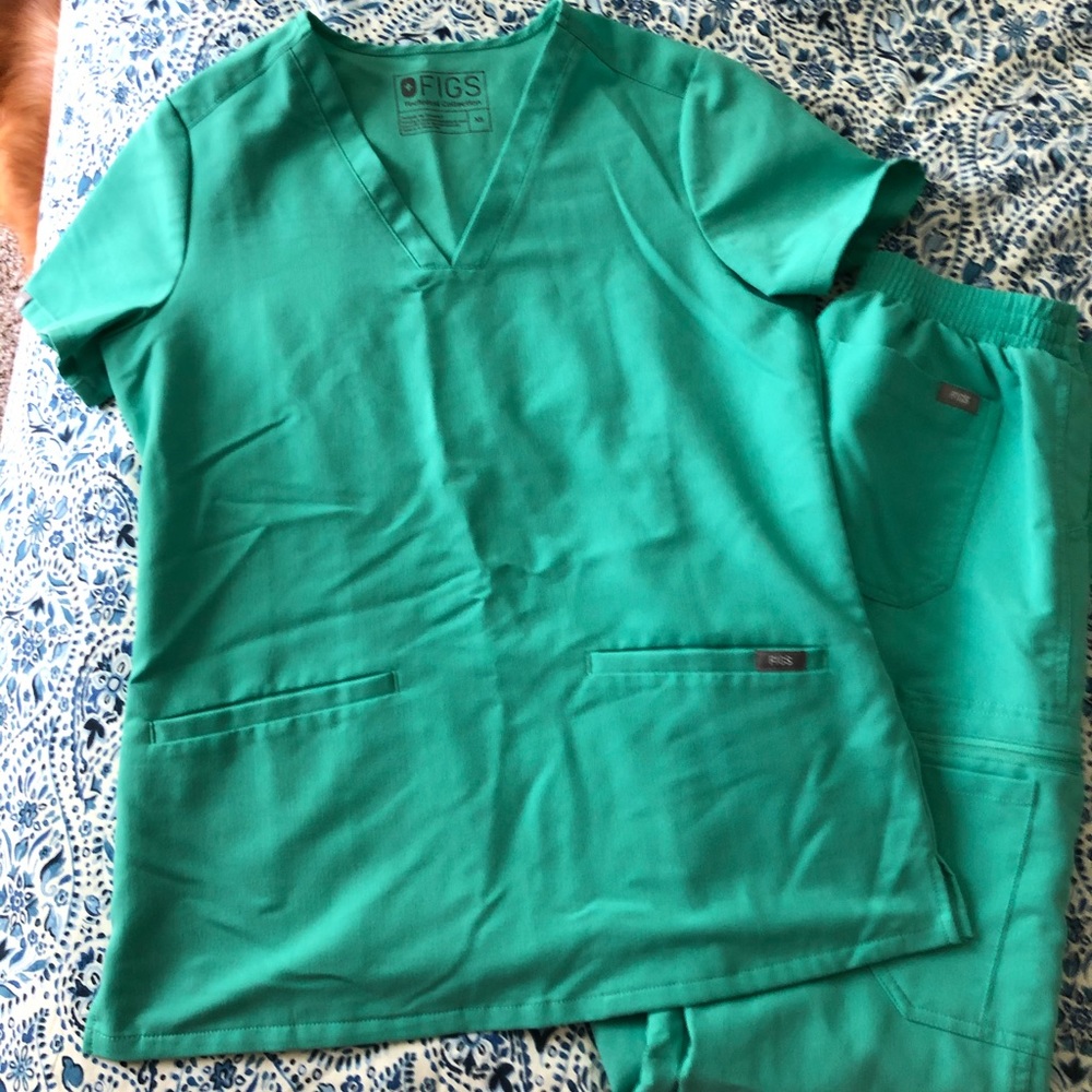Figs Surgical Green Scrubs